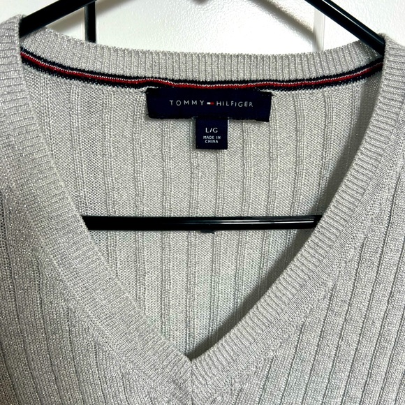 Tommy Hilfiger lightweight sweater - Picture 3 of 3